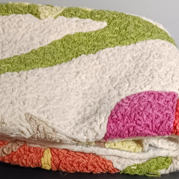 VINTAGE HAND MADE  RUG 32"X20" - Picture 5 of 12